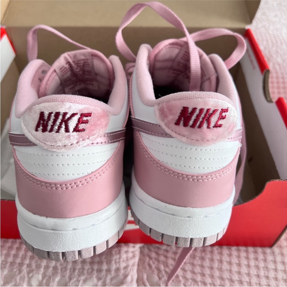 Nike Dunks low Pink Velvet - Picture 3 of 6